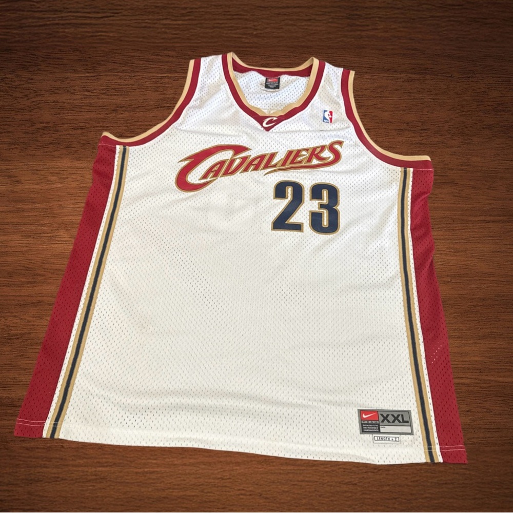 LeBron James nba Cleveland cavaliers basketball jersey  size xxl.